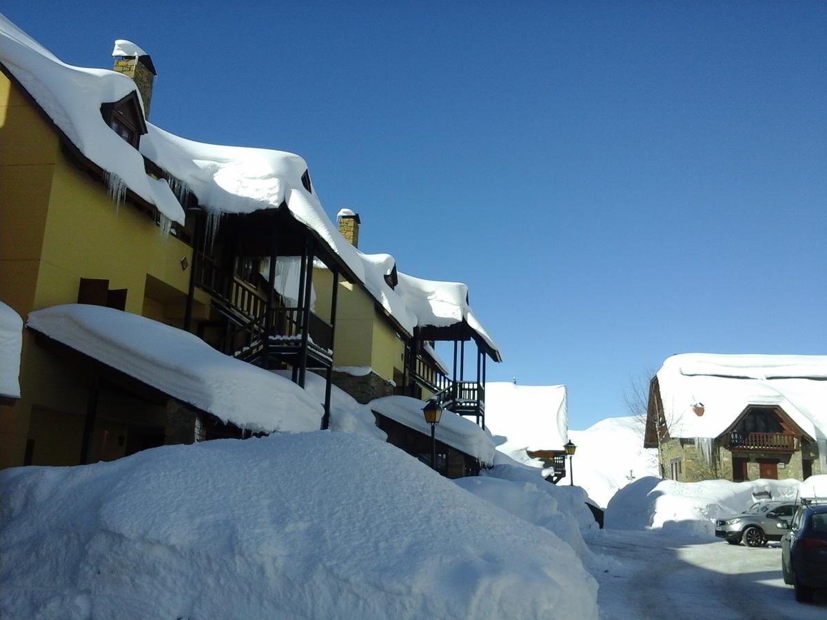 Apartamentos Tanau Baqueira Beret Zewnętrze zdjęcie