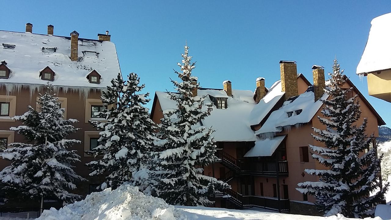 Apartamentos Tanau Baqueira Beret Zewnętrze zdjęcie