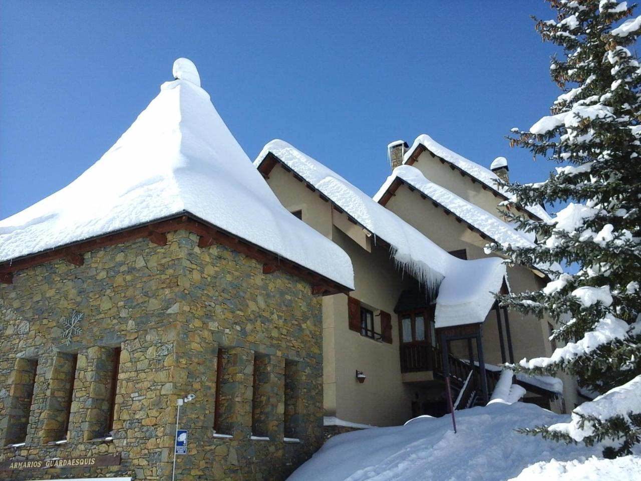 Apartamentos Tanau Baqueira Beret Zewnętrze zdjęcie